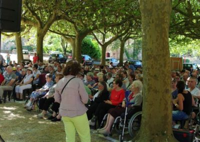 Malades sous les platanes